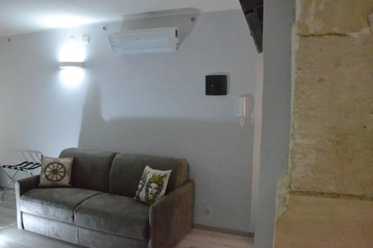 Ortys Casa Vacanze Syracuse Apartment